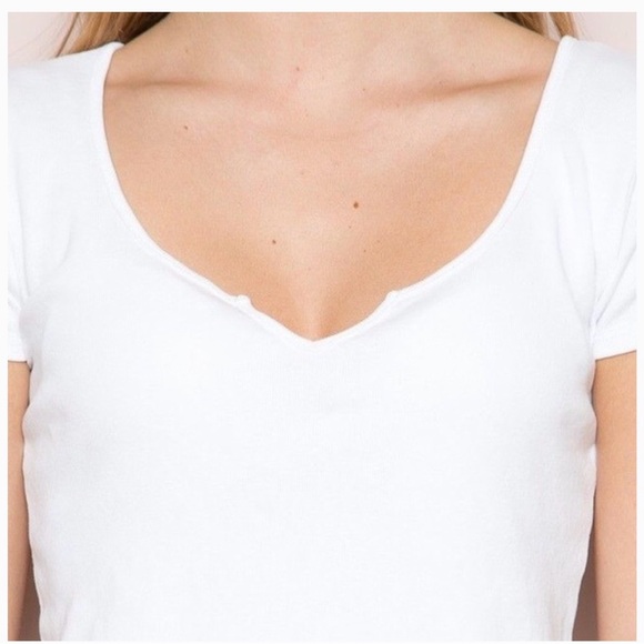 Brandy Melville J. Galt Monet / Ashlyn V Neck Crop Top in White - Picture 2 of 5